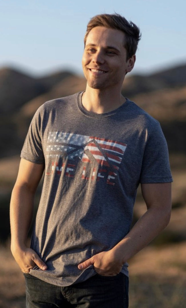 Men’s USA Retro Live Life Tshirt