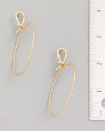 Load image into Gallery viewer, Gold knot Hoop