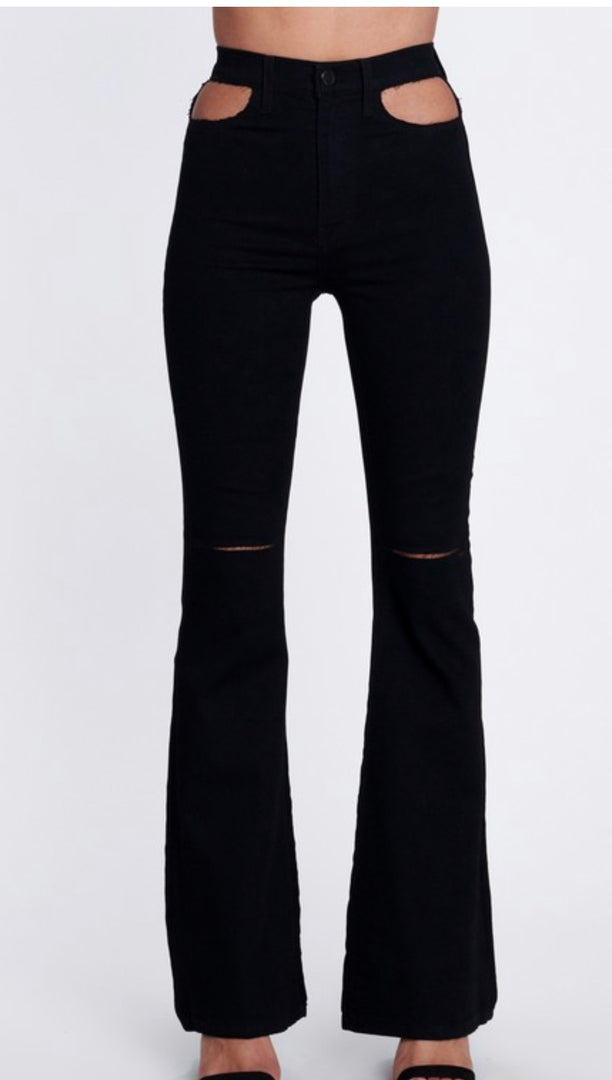 The Victoria Distressed Jean