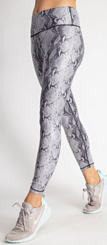 Load image into Gallery viewer, Snake Print Butter Soft Legging (regular and plus)
