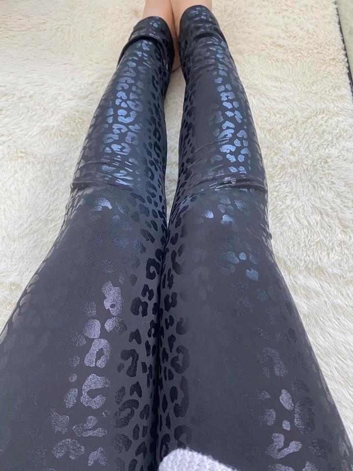 LEOPARD TEXTURED LEGGINGS