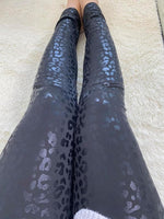 Load image into Gallery viewer, LEOPARD TEXTURED LEGGINGS