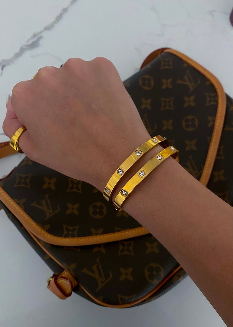 GOLD BRACELET. STAINLESS STEEL