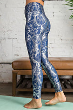 Load image into Gallery viewer, Blue Foil Print Leggings