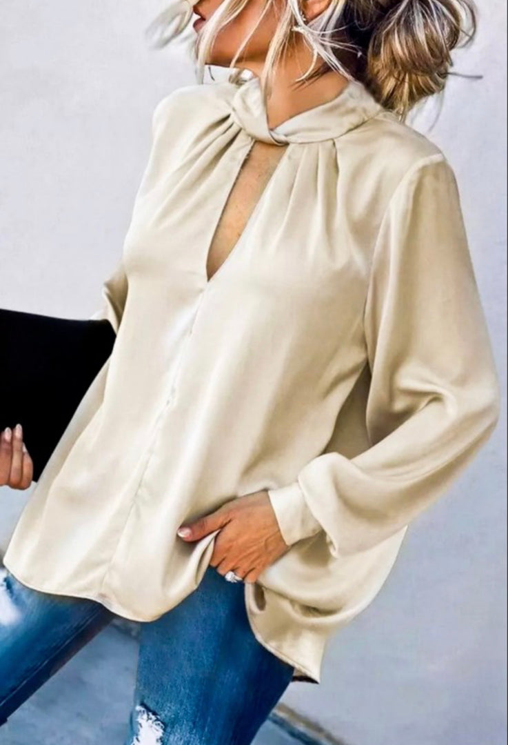 Front Seam with Cutout Puff Sleeve Blouse