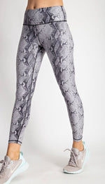 Load image into Gallery viewer, Snake Print Butter Soft Legging (regular and plus)