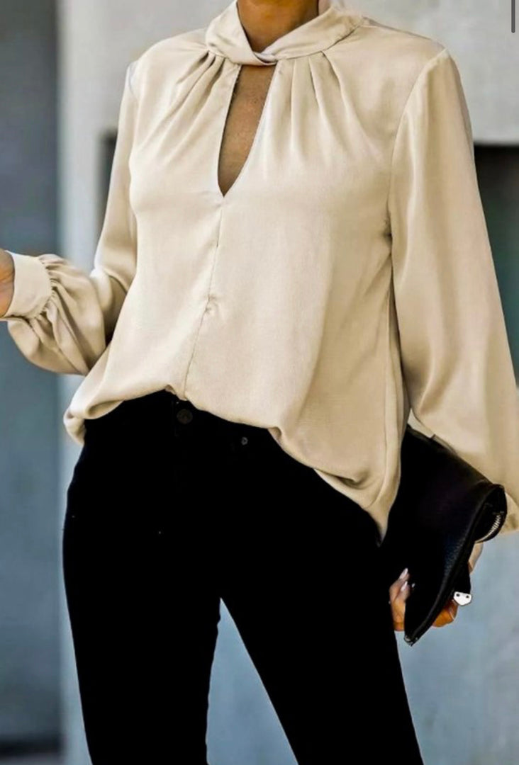 Front Seam with Cutout Puff Sleeve Blouse